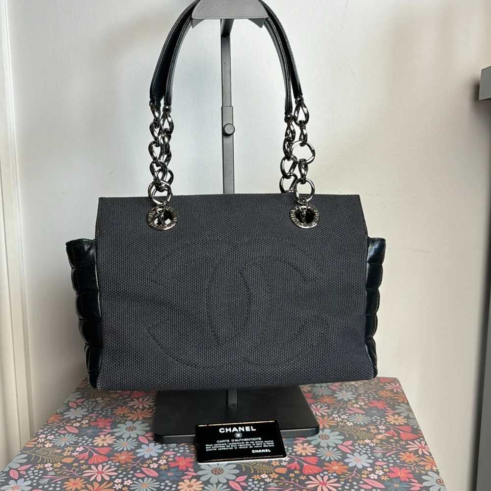 🔥Authentic Chanel lambskin chocolate bar, canvas small tote bag